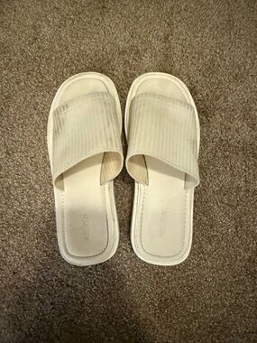 Forever 21 white platform Sandals